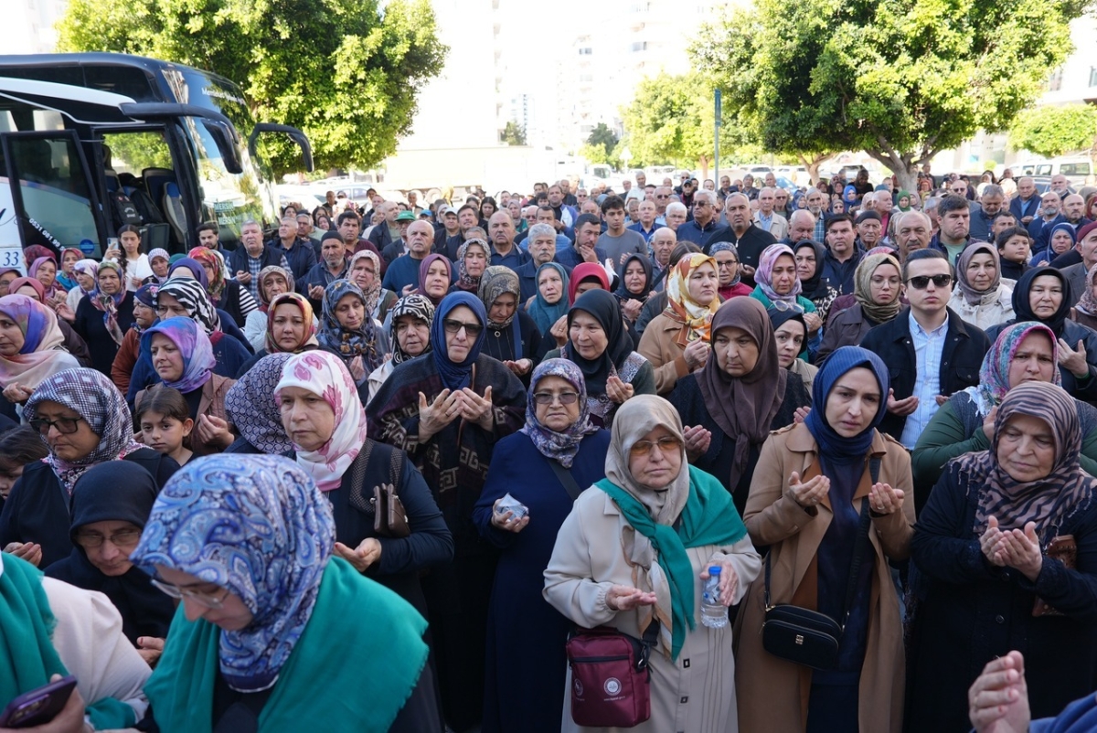 Anamurlu Hacı Adayları Gözyaşı, Dua ve Tekbirlerle Kutsal Yolculuğa Uğurlandı..