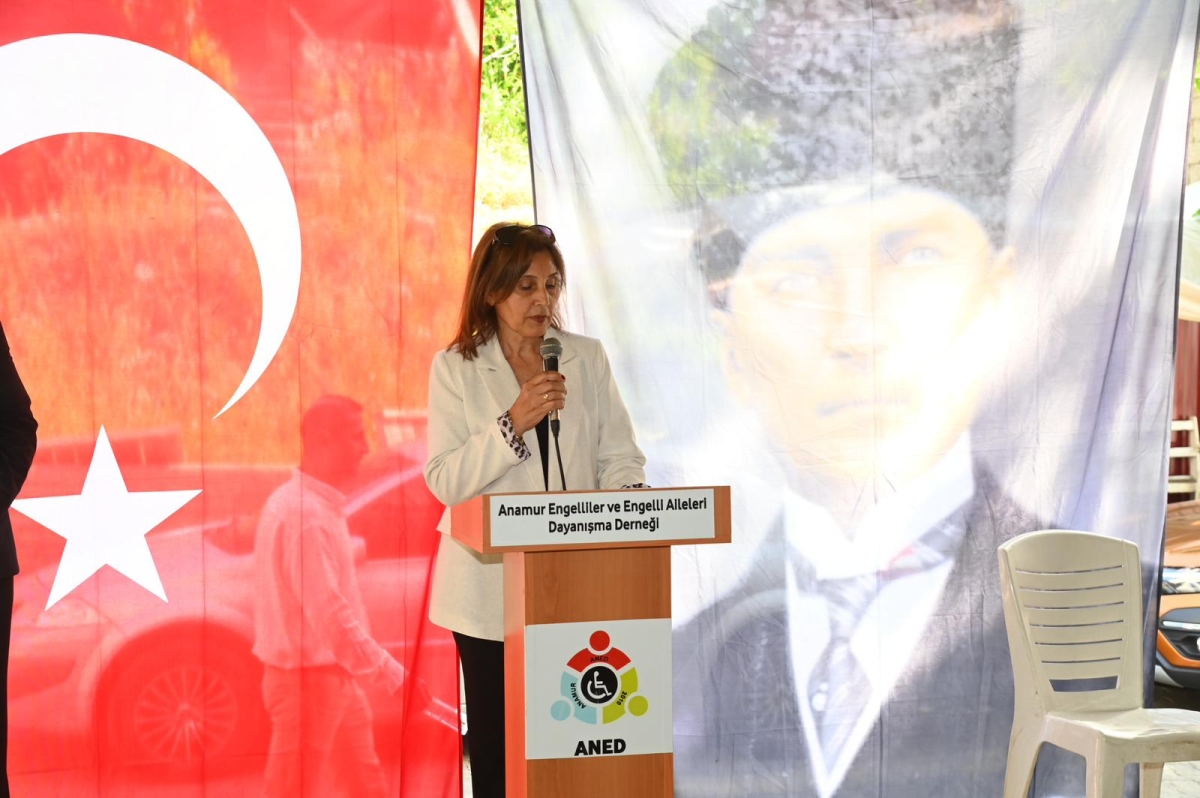 Anamur’da Engelleri Birlikte Aşıyoruz Mesajı”