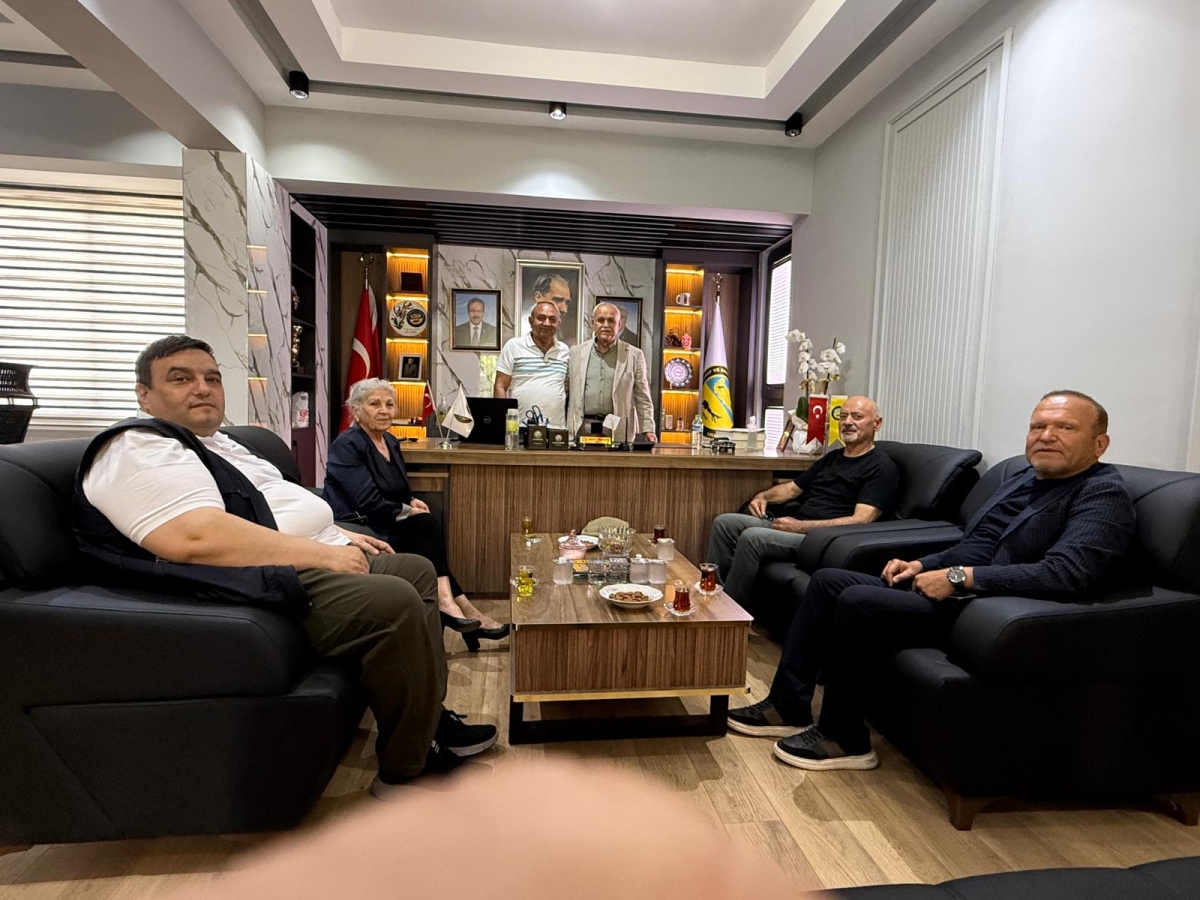 Gazeteciler Cemiyeti’nden Esnaf Kredi Kooperatifi Başkanı Özdemir’e ziyaret..