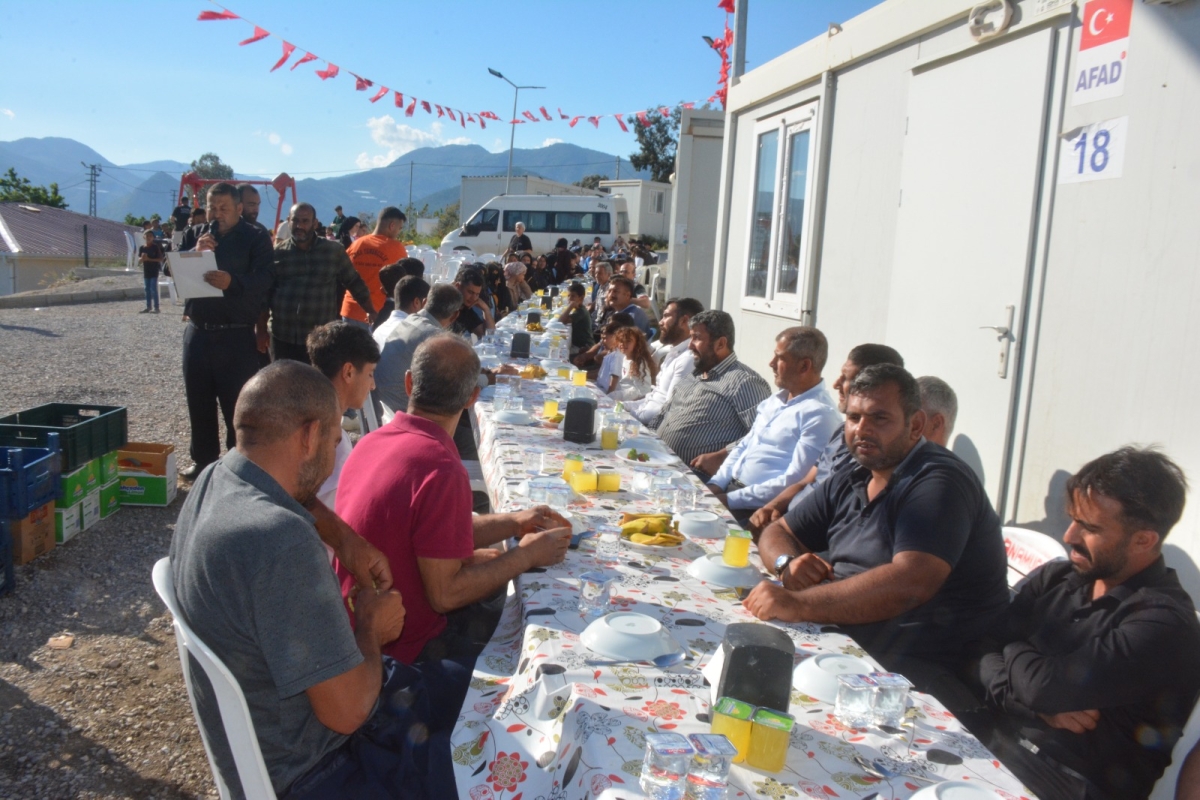 Anamur’da mevsimlik tarım işçileri için dayanışma programı düzenlendi..