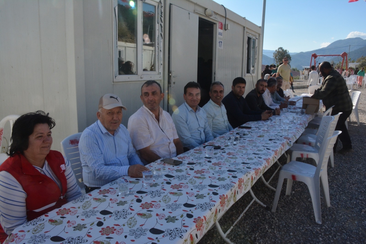 Anamur’da mevsimlik tarım işçileri için dayanışma programı düzenlendi..