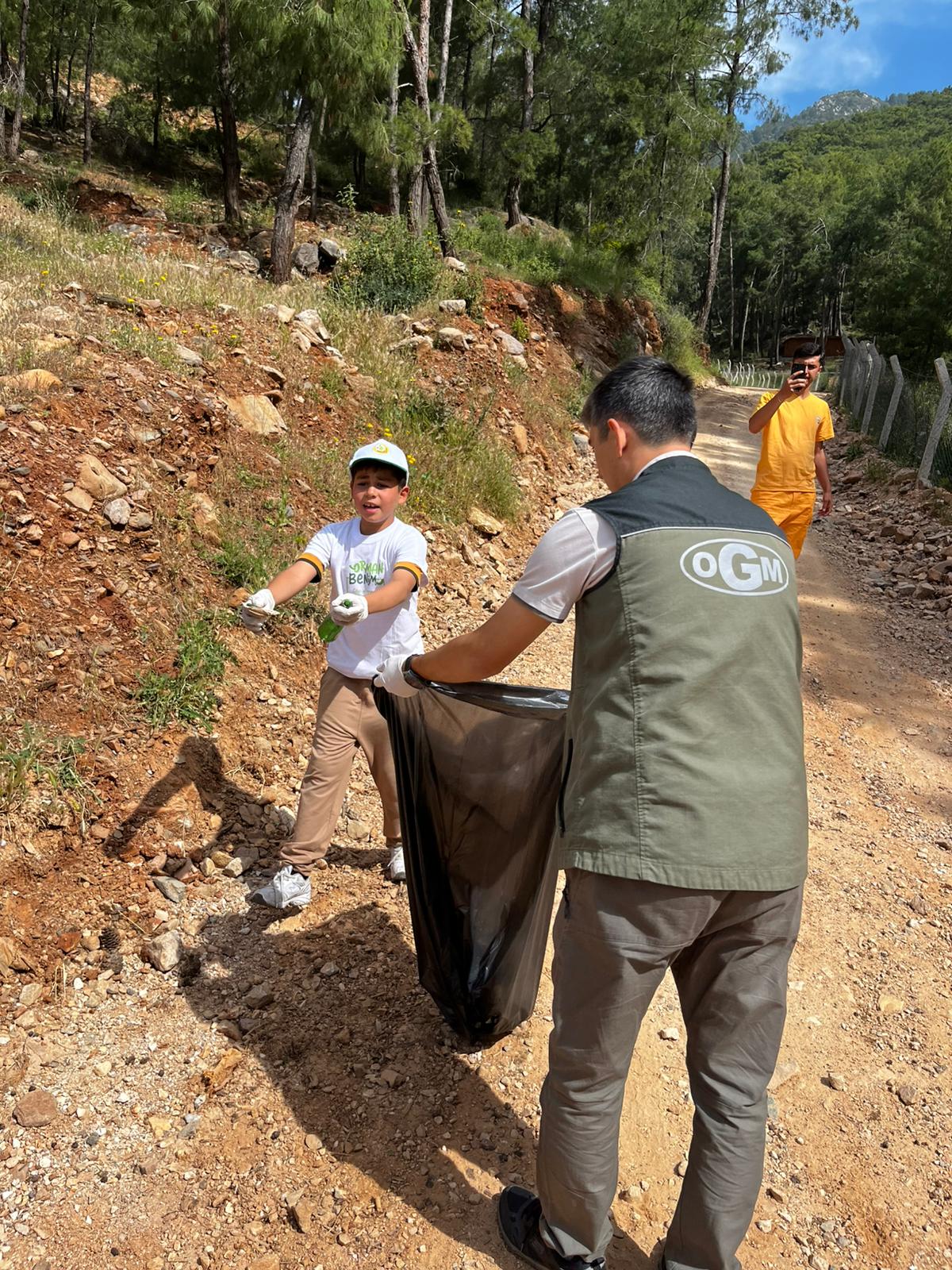 Anamur’da “Orman Benim” etkinliğiyle Yangın Riskine Karşı Temizlik Seferberliği.