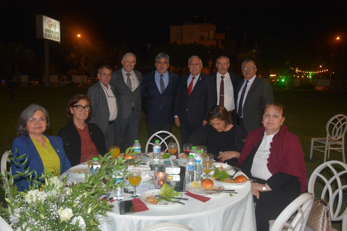 Dr. Mariya Ayça Kozak ile Dr. Barış Arman Coşgun’dan Masal Gibi Düğünle Mutluluğa Yelken Açtı..