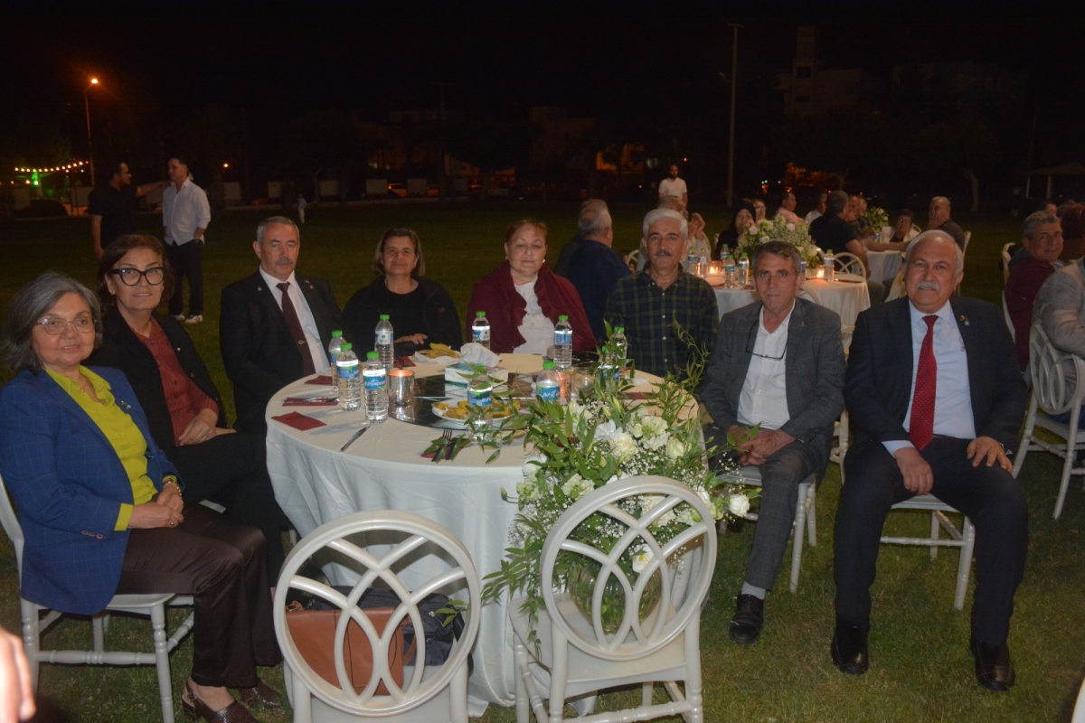 Dr. Mariya Ayça Kozak ile Dr. Barış Arman Coşgun’dan Masal Gibi Düğünle Mutluluğa Yelken Açtı..