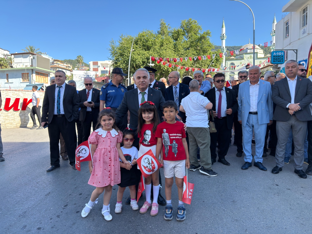 Anamur’da 19 Mayıs Coşkusu Kortej Yürüyüşüyle Başladı
