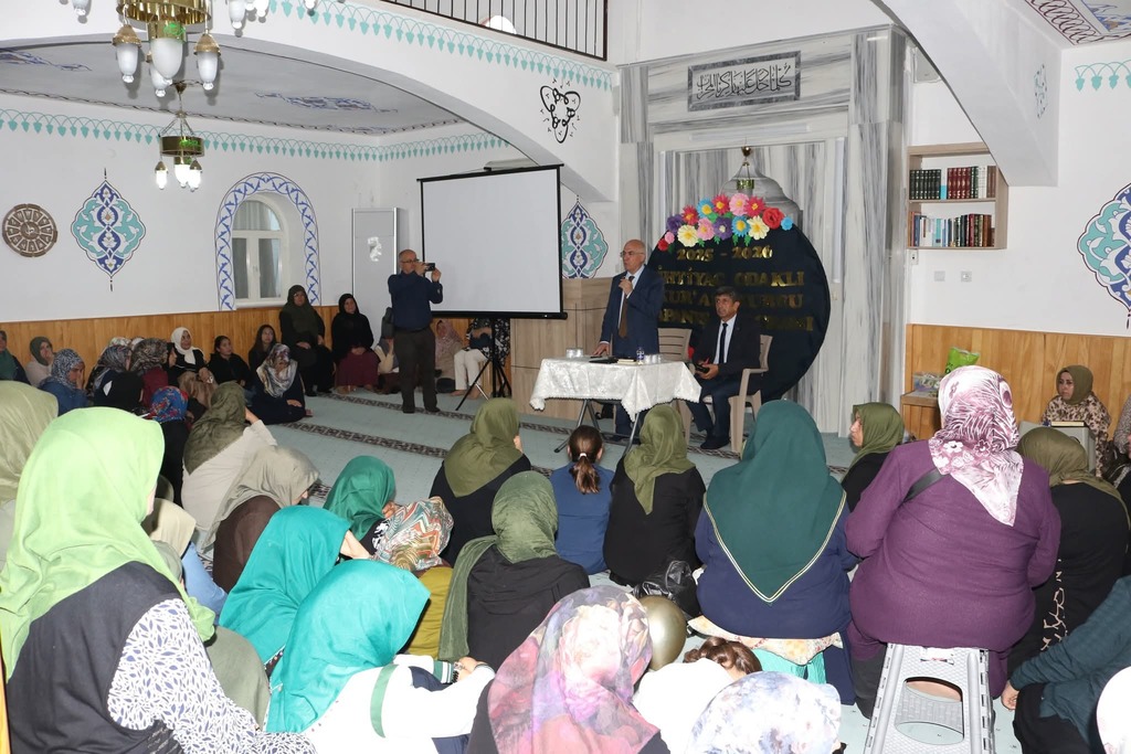 İl Müftüsü Mustafa Topal Anamur'da Miniklerin Sevincine Ortak Oldu