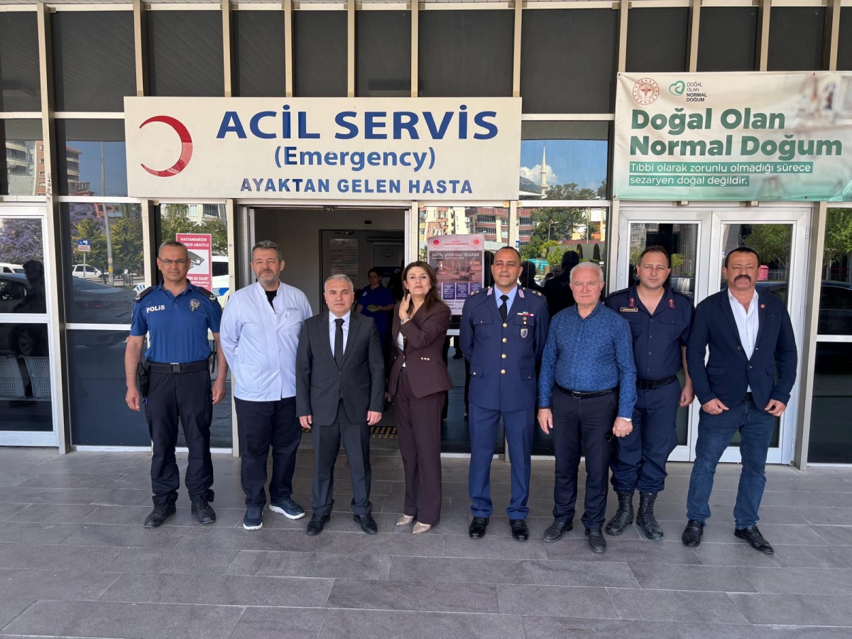 Anamur’da Bayramlaşma Programı, Şehit Mezarı ve Kurum Ziyaretleri Gerçekleştirildi