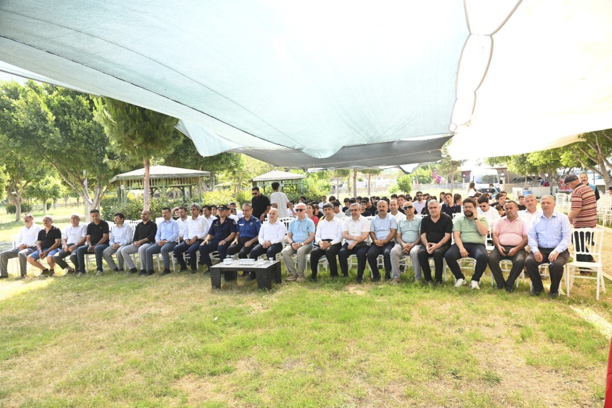 Anamur’da 5 öğrenci umre ile ödüllendirildi.