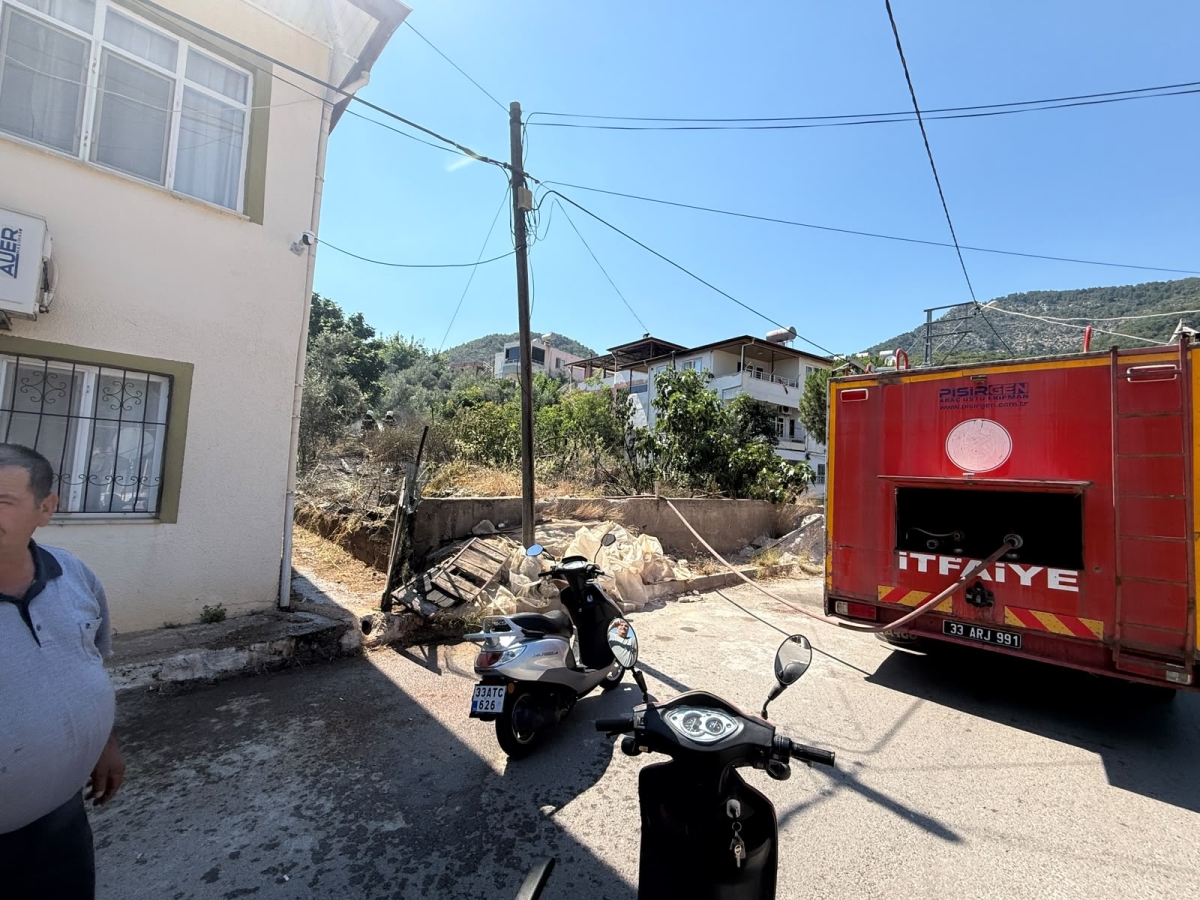 Yerleşim Yeri İçerisinde Atıl Bahçe’deki yangın paniğe neden oldu..