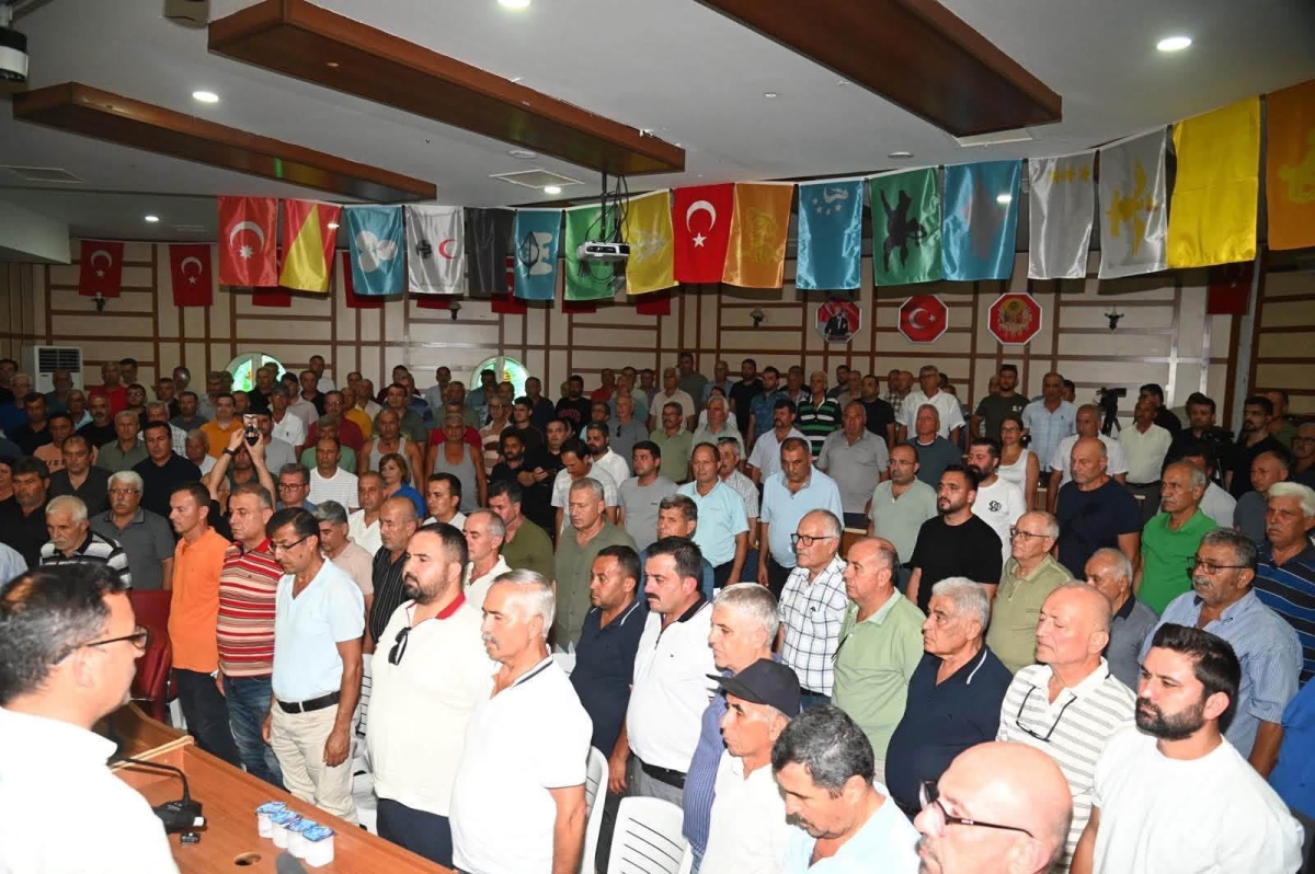 Anamur’da Muz Üreticilerinden Tarihi Buluşma: Salon Doldu Bahçeye Taştı..