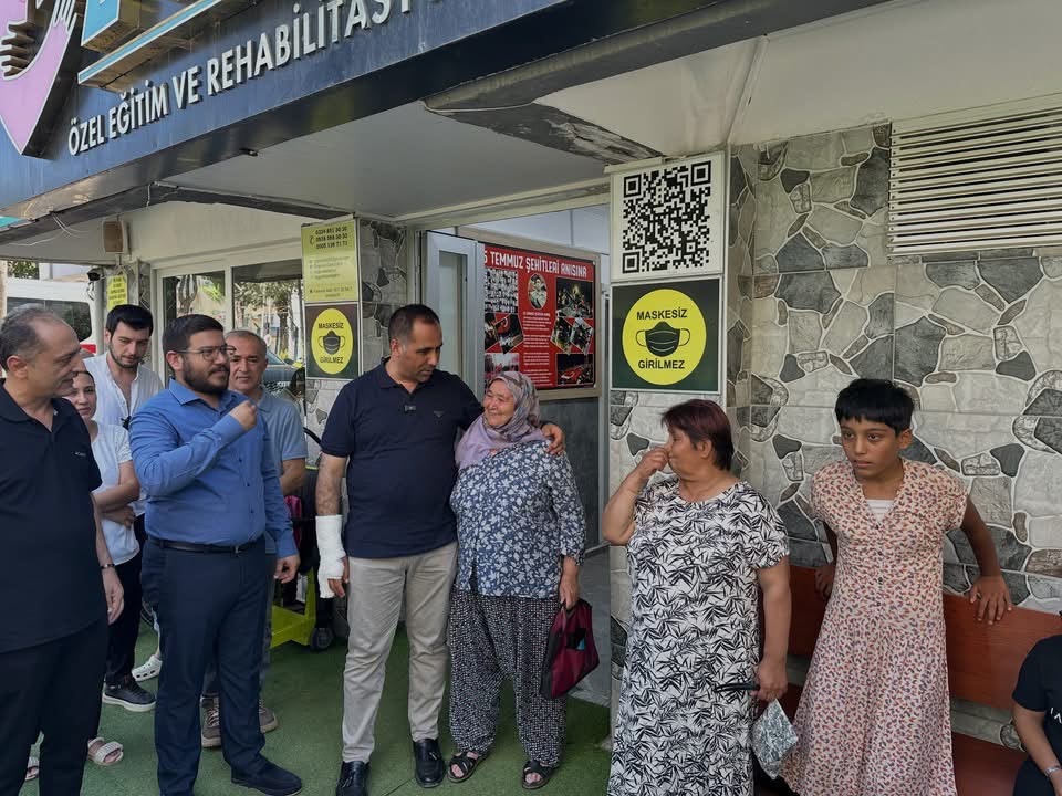 AK Parti Mersin Milletvekili Ali Kıratlı, Özgüven Özel Eğitim ve Rehabilitasyon Merkezi’ni Ziyaret Etti..