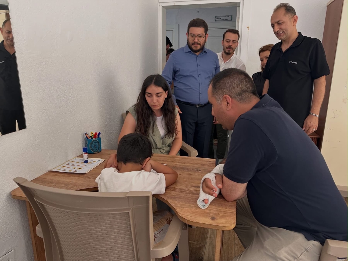 AK Parti Mersin Milletvekili Ali Kıratlı, Özgüven Özel Eğitim ve Rehabilitasyon Merkezi’ni Ziyaret Etti..