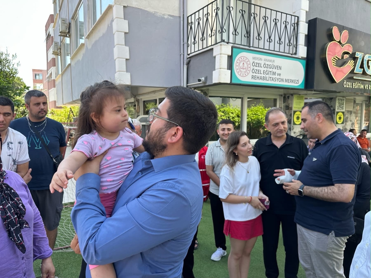 AK Parti Mersin Milletvekili Ali Kıratlı, Özgüven Özel Eğitim ve Rehabilitasyon Merkezi’ni Ziyaret Etti..