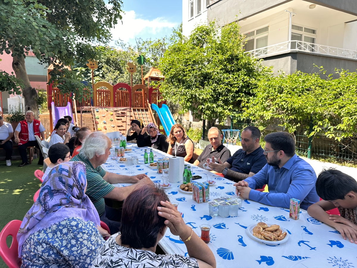AK Parti Mersin Milletvekili Ali Kıratlı, Özgüven Özel Eğitim ve Rehabilitasyon Merkezi’ni Ziyaret Etti..