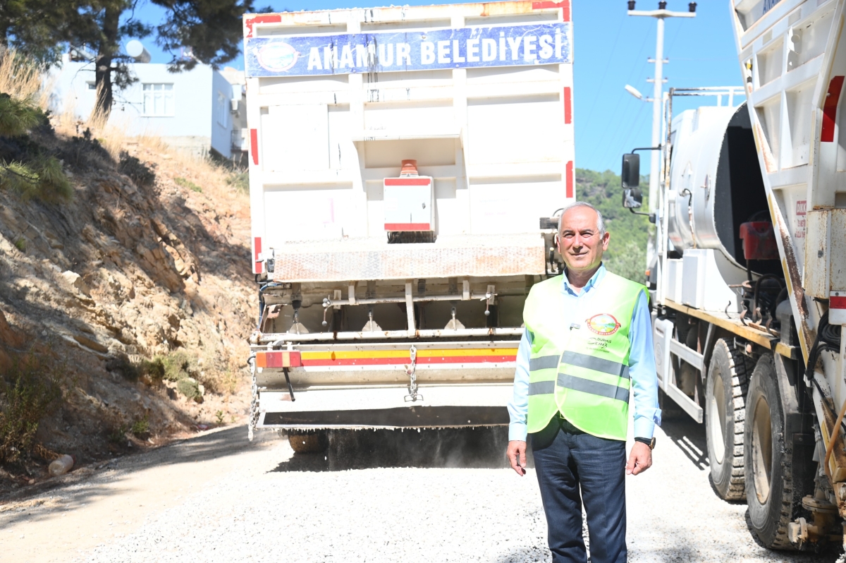 Anamur’da 15 Mahallede 100 Kilometrelik Asfalt Çalışması Başladı.
