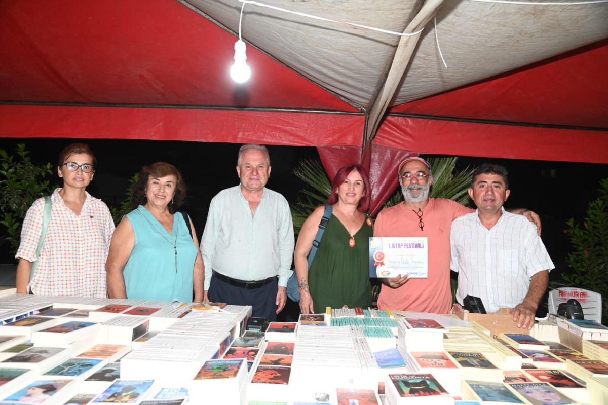 Anamur Belediyesi Kitap Festivali Edebiyatseverlerden Tam Not Aldı. 